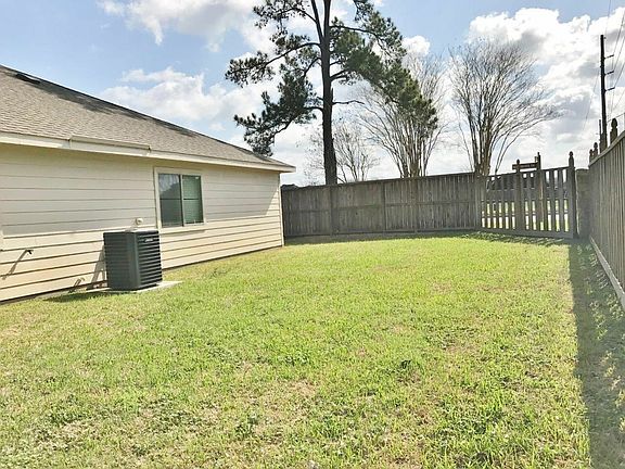 3rd image of 13401 Raintree Dr