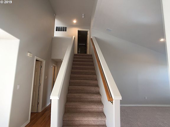 5th image of 2202 SE 181st Ave