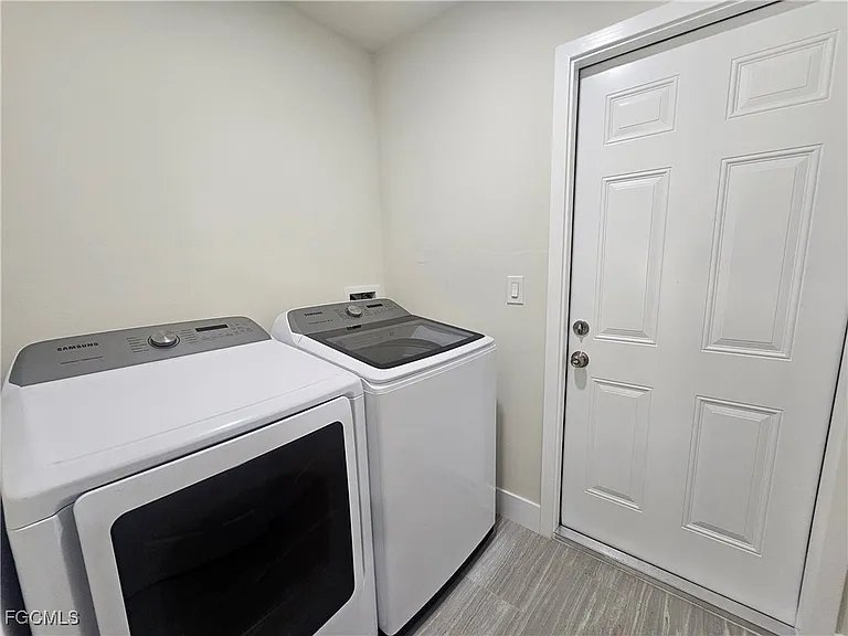 874 Apartment St E — Photo 19
