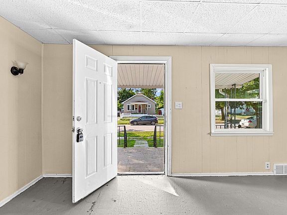 4th image of 2622 Swayze St