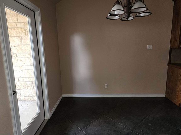 2nd image of 501 Straws Mill Rd APT A