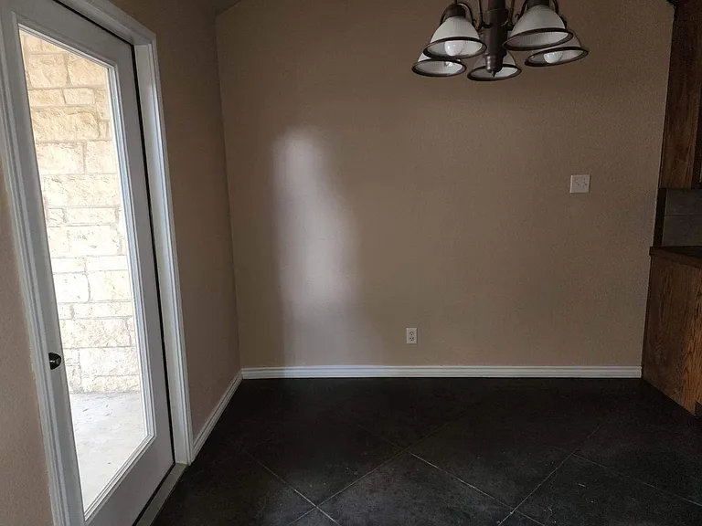 501 Straws Mill Rd — Photo 2