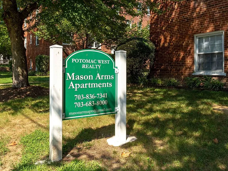 Mason Arms Apartments — Photo 5