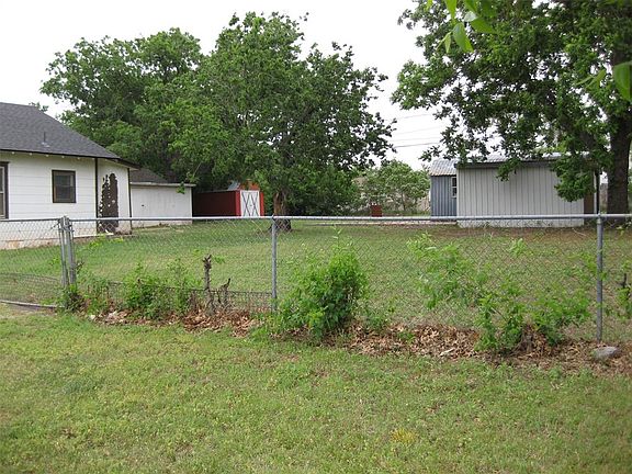 5th image of 610 NW 95th St