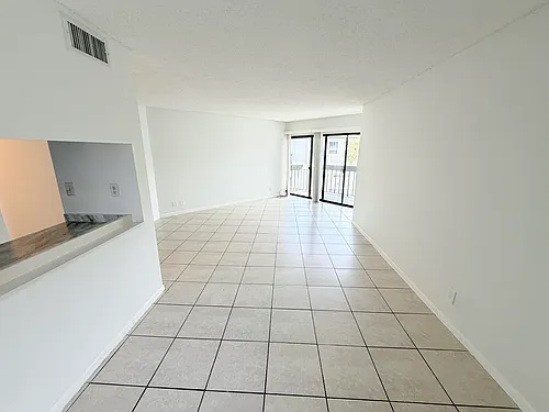 1950 N Congress Ave #404 Photo 1