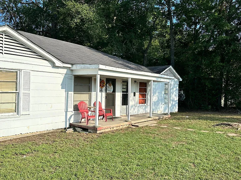 416 N Stadium St — Photo 1