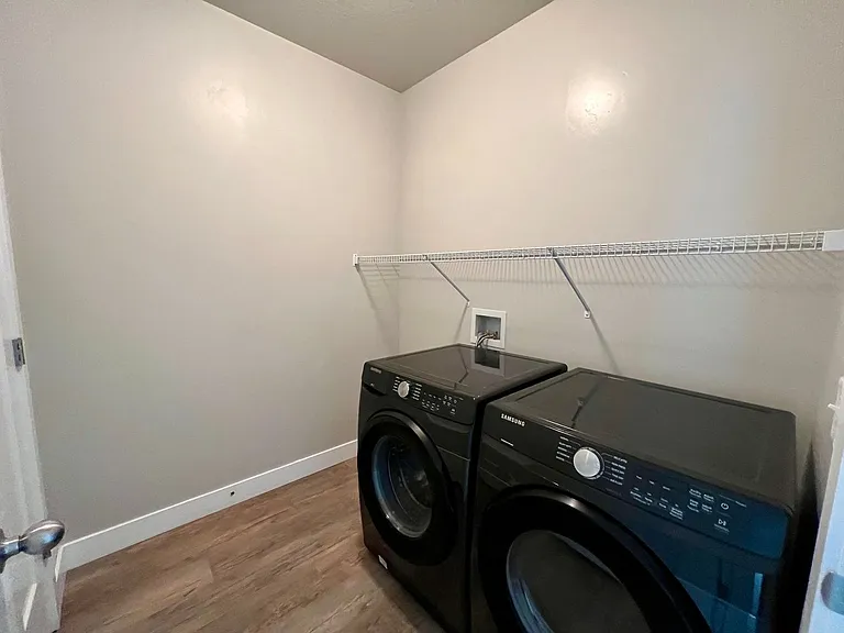 49 W Silver Springs Dr — Photo 12