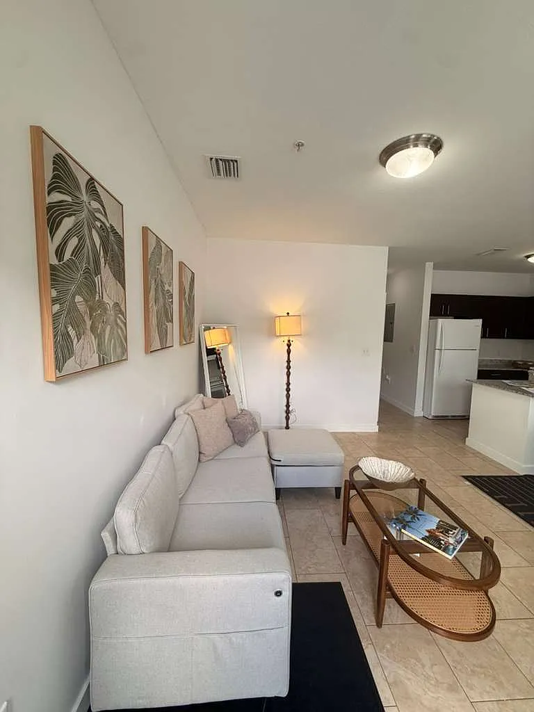 2 bed, 800 sqft, $2,299 — Photo 4