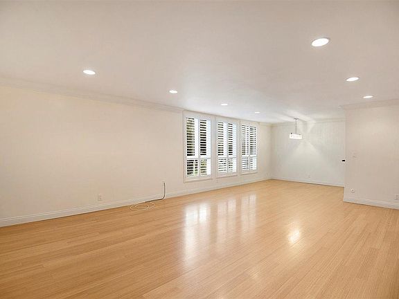 4th image of 4407 Francis Ave Unit 207