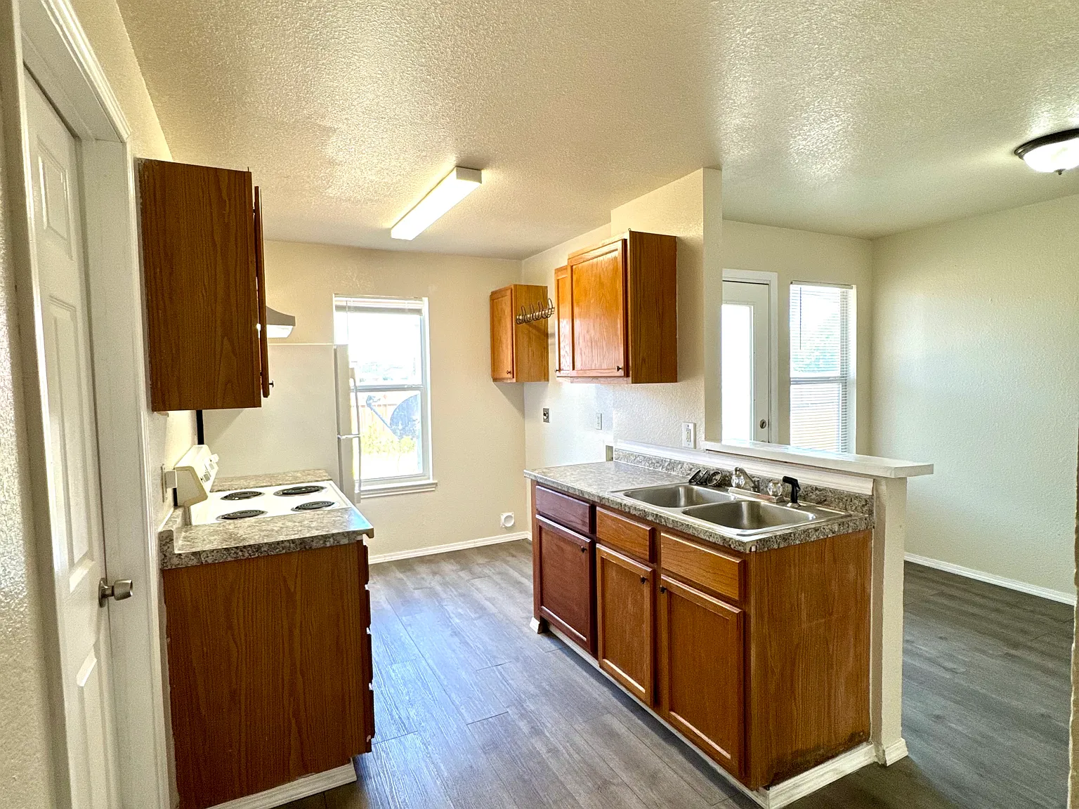 2 bed, 803 sqft, $745 — Photo 3