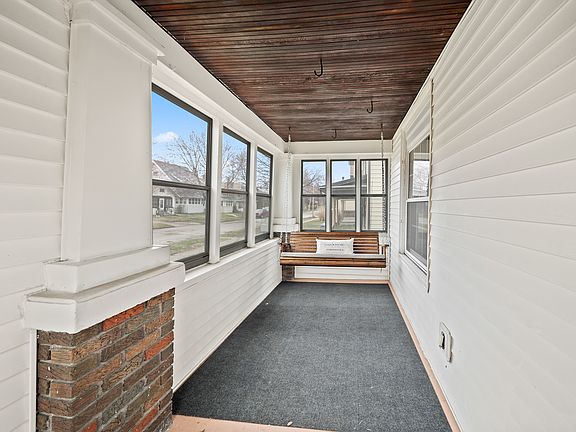 3rd image of 2409 Farnam St