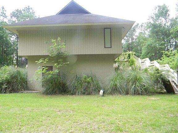 3rd image of 2490 Longwood Dr