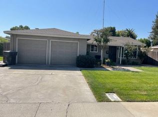 1026 Manor Dr, Ripon, CA 95366