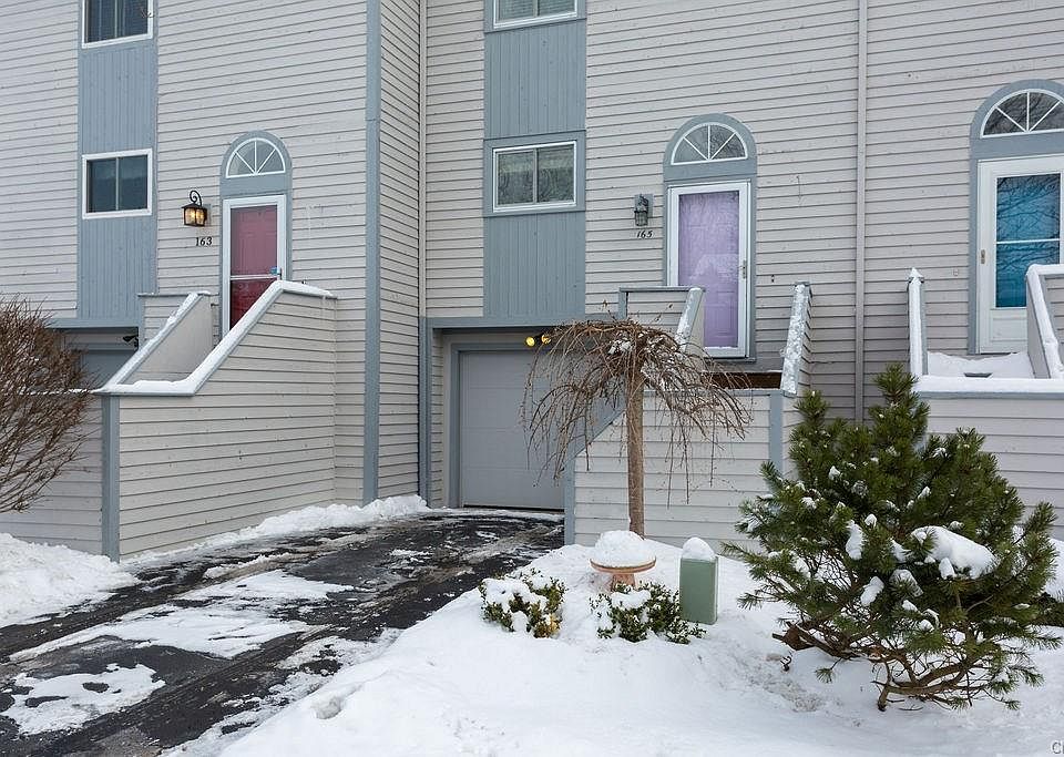 1st image of 165 Iron Oak Cir