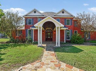 8304 Karen Ln, Terrell, TX 75160