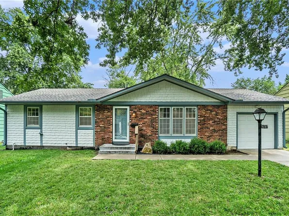 8203 E 134th St, Grandview, MO 64030