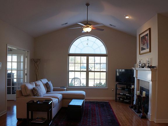 4th image of 1719 Abbey Glen Way