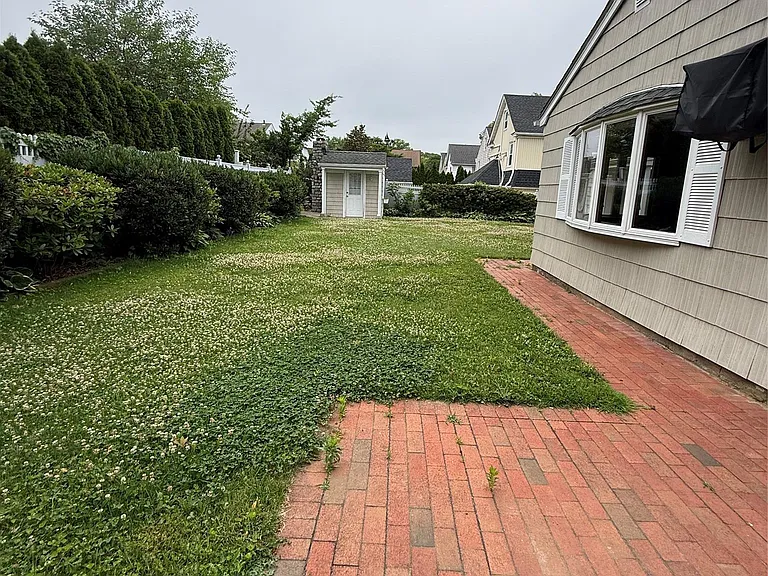 30 Highland Pl — Photo 3