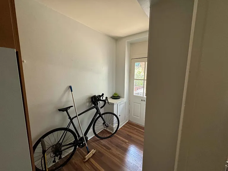 512 Constitution Ave NE #B — Photo 12