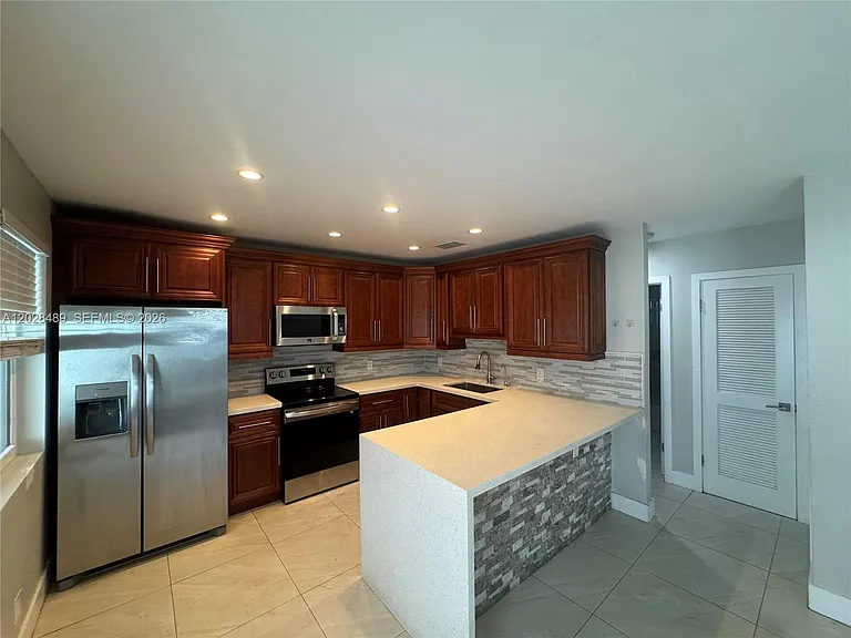 125 SE 4th Ave #2 — Photo 1
