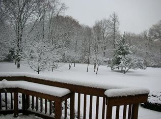 13 Hawthorne Rd, Barrington, IL 60010