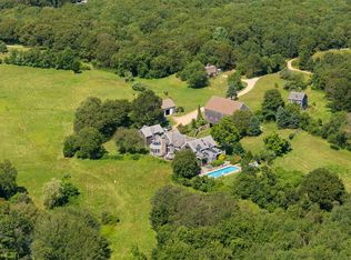 140 Merry Farm Rd W, Vineyard Haven, MA 02568