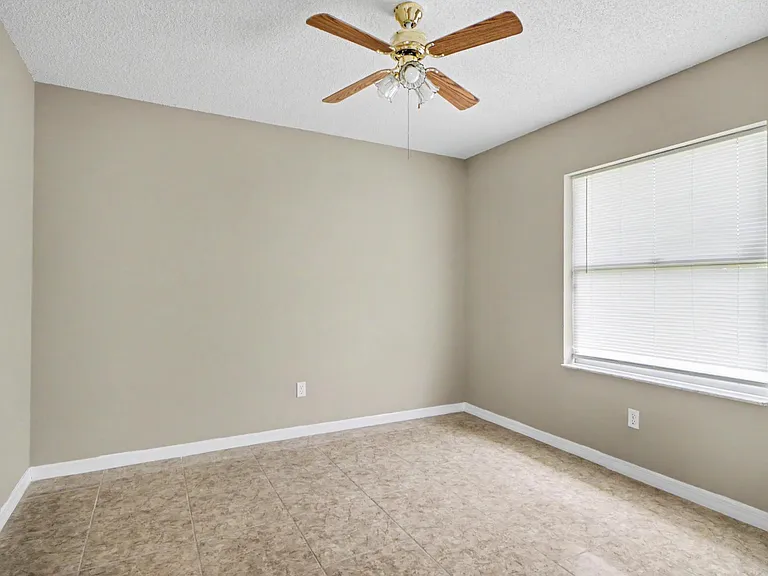 4 Foxhall Ct — Photo 37