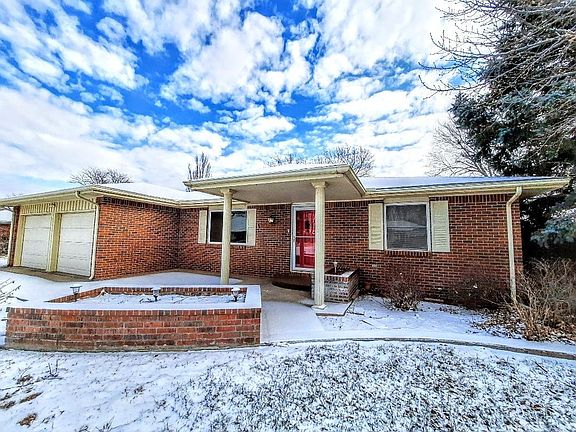 2nd image of 681 Lilac Dr