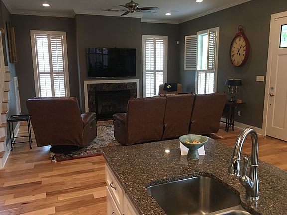4th image of 156 Bellegrass Blvd