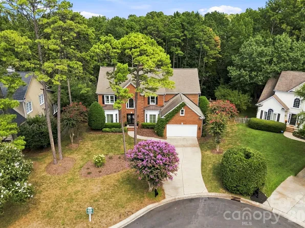 7337 Versailles Ln, Charlotte, NC 28277