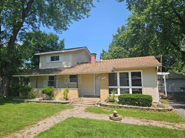 4906 Rose St, Crystal Lake, IL 60014