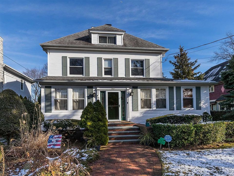 1st image of 35 Hendrickson Ave