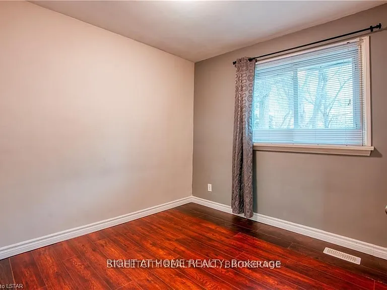 14 Graham Cres — Photo 12