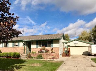 302 Macomber Ave, Auburn, MI 48611