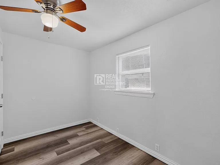 4401 Steven St — Photo 33