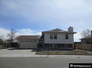 2240 Mountain Rd, Rock Springs, WY 82901