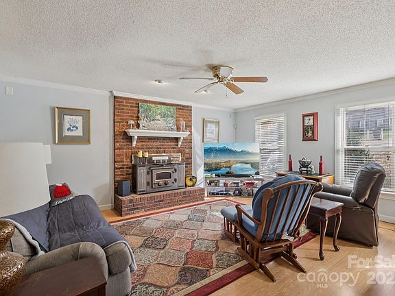 4th image of 6137 Loch Arbor Ln