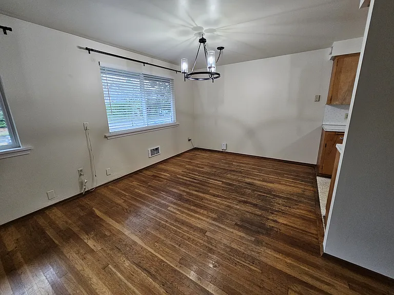 817 NW Market St — Photo 22