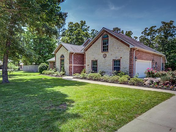 5th image of 121 Autumn Lake Dr