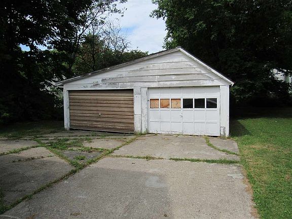 3rd image of 158 Liberty Ave