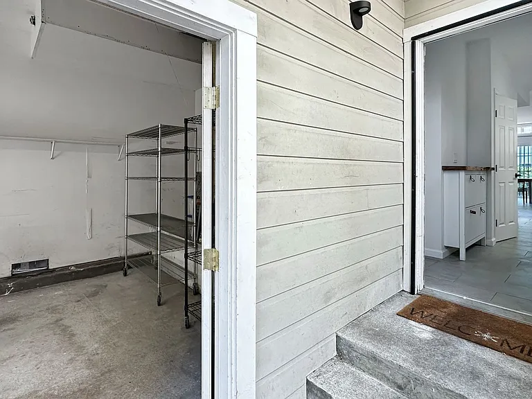 1717 Chase St — Photo 3