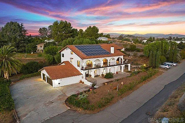 Building Photo - 2910 Hill Valley Dr