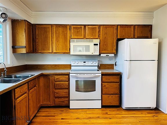 4th image of 118 Elm Ln