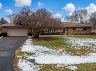 8169 Clockview Rd, Rockford, IL 61108