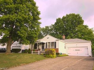 4824 S Sedgewick Rd, Lyndhurst, OH 44124