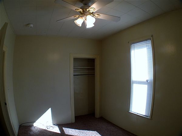 side bedroom