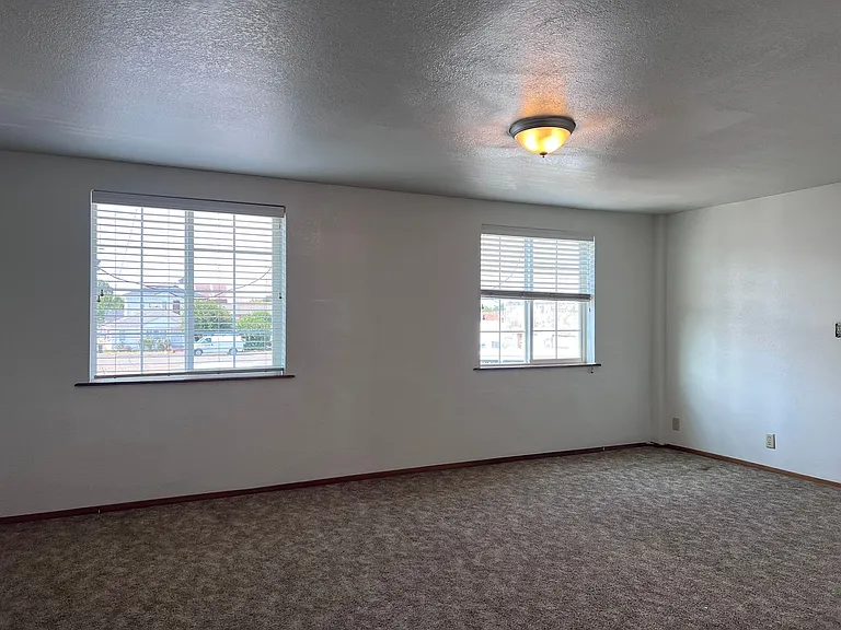 772 S Main St #B — Photo 4