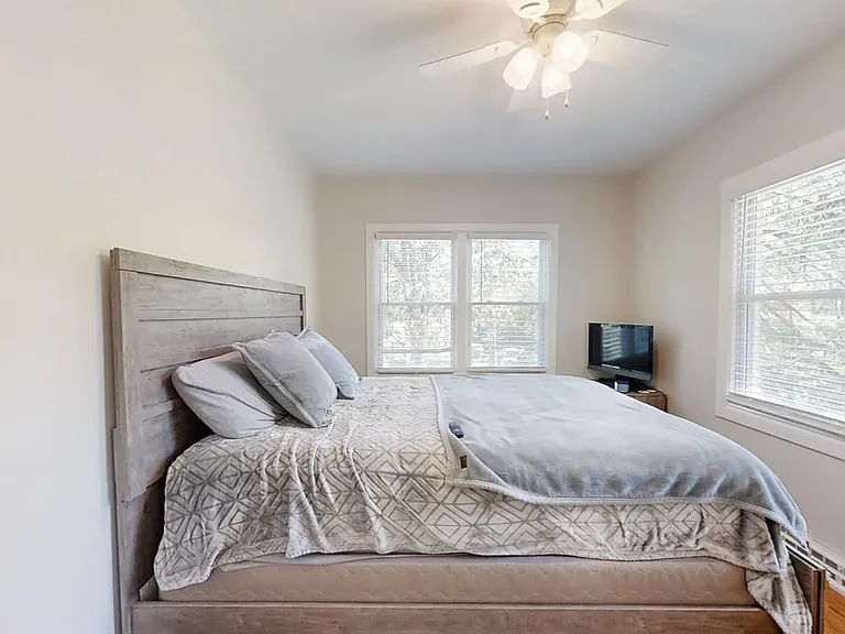 560 Sherwood Dr — Photo 19