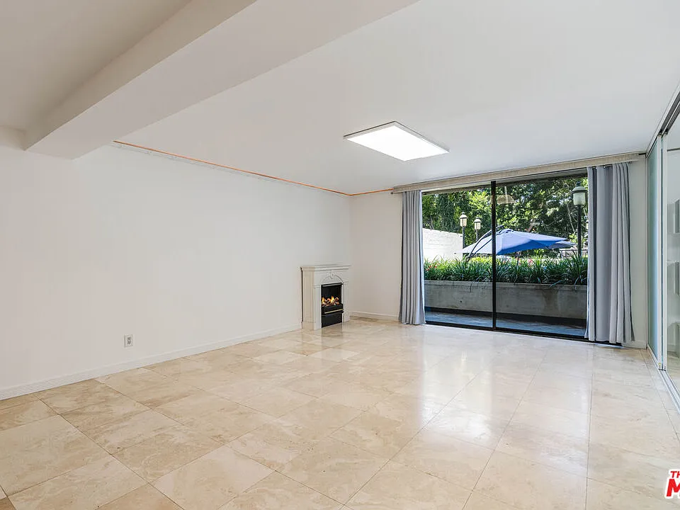 10535 Wilshire Blvd #D4