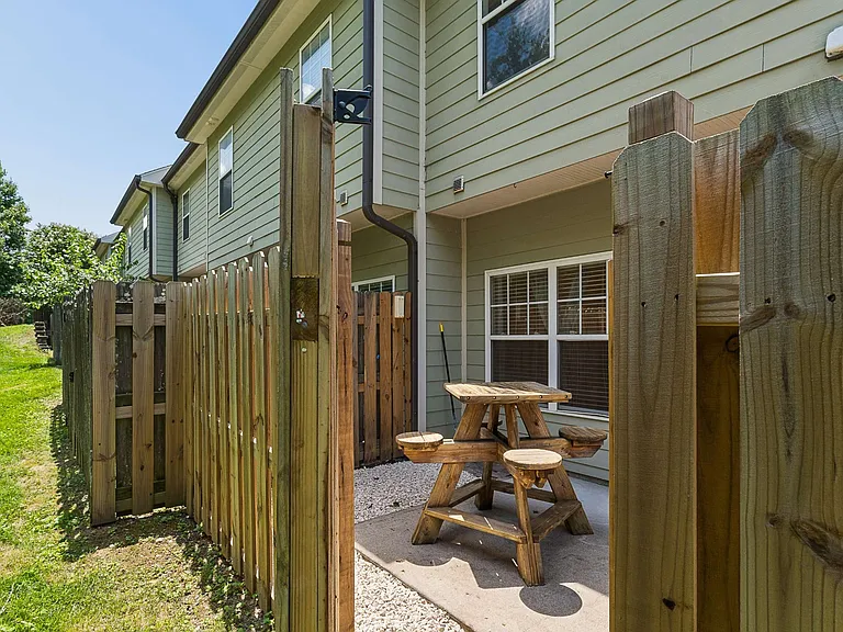 553 Rosedale Ave #107 — Photo 30